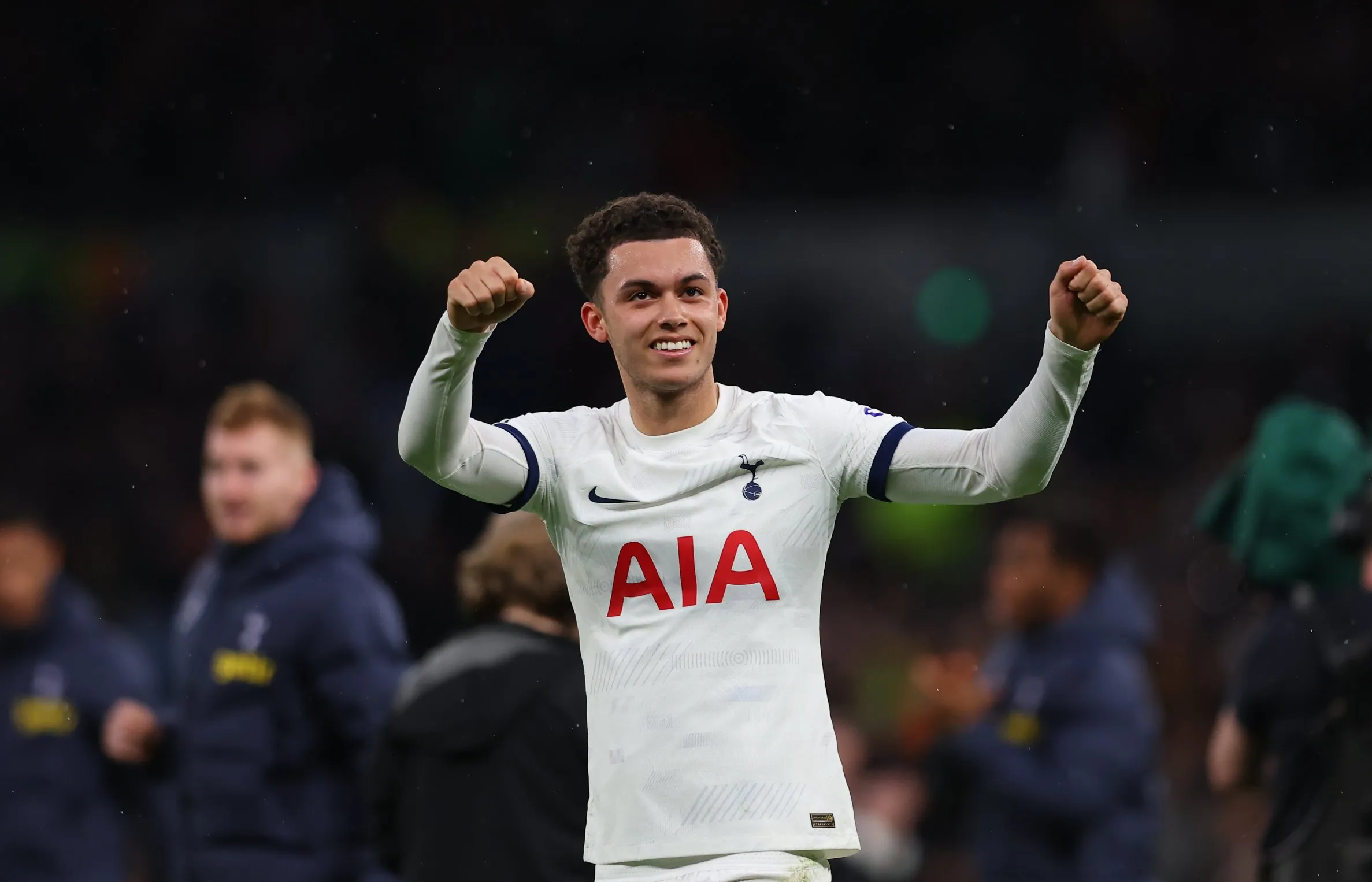 包含热刺轻取切尔西，范戴克梅开二度欧冠的词条