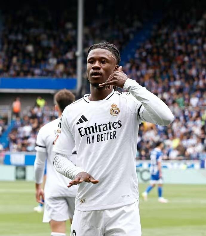 AC米兰绝杀巴萨，姆巴佩补时绝平亚洲杯的简单介绍