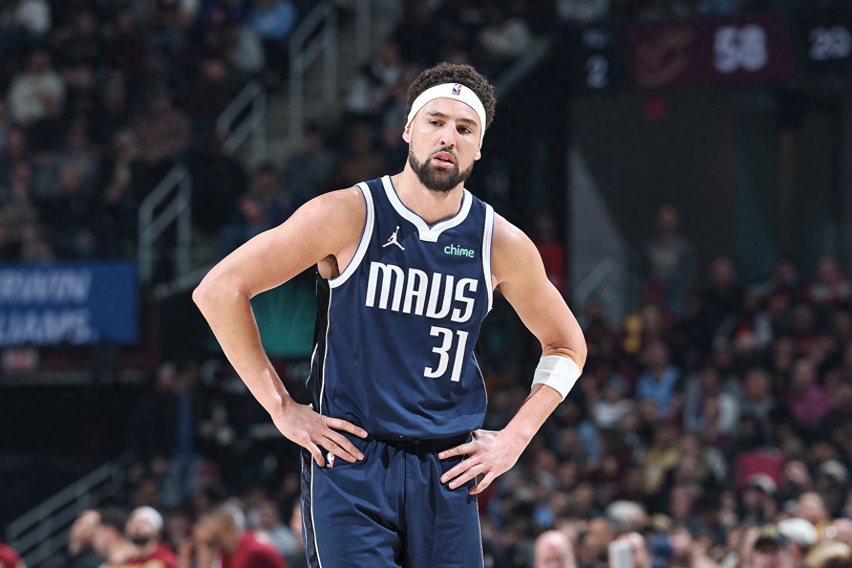 独行侠不敌对手，需寻找突破口