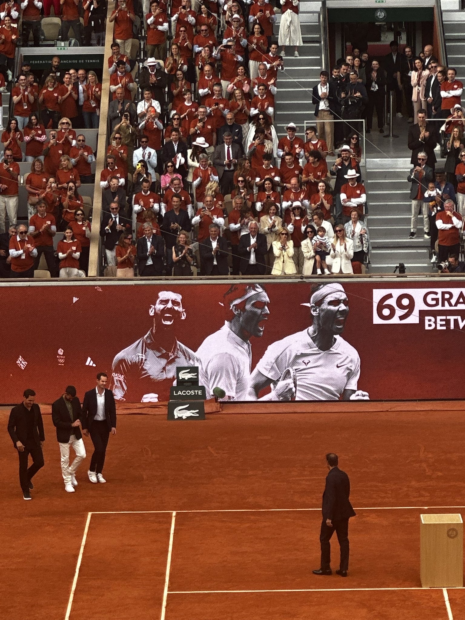 日本网球队轻取欧洲网球队，费德勒制霸全场的简单介绍