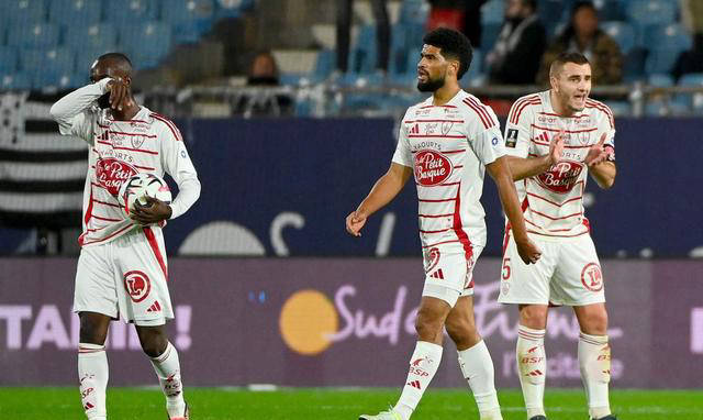 圣埃蒂安队在客场比赛中展现实力，取得胜利