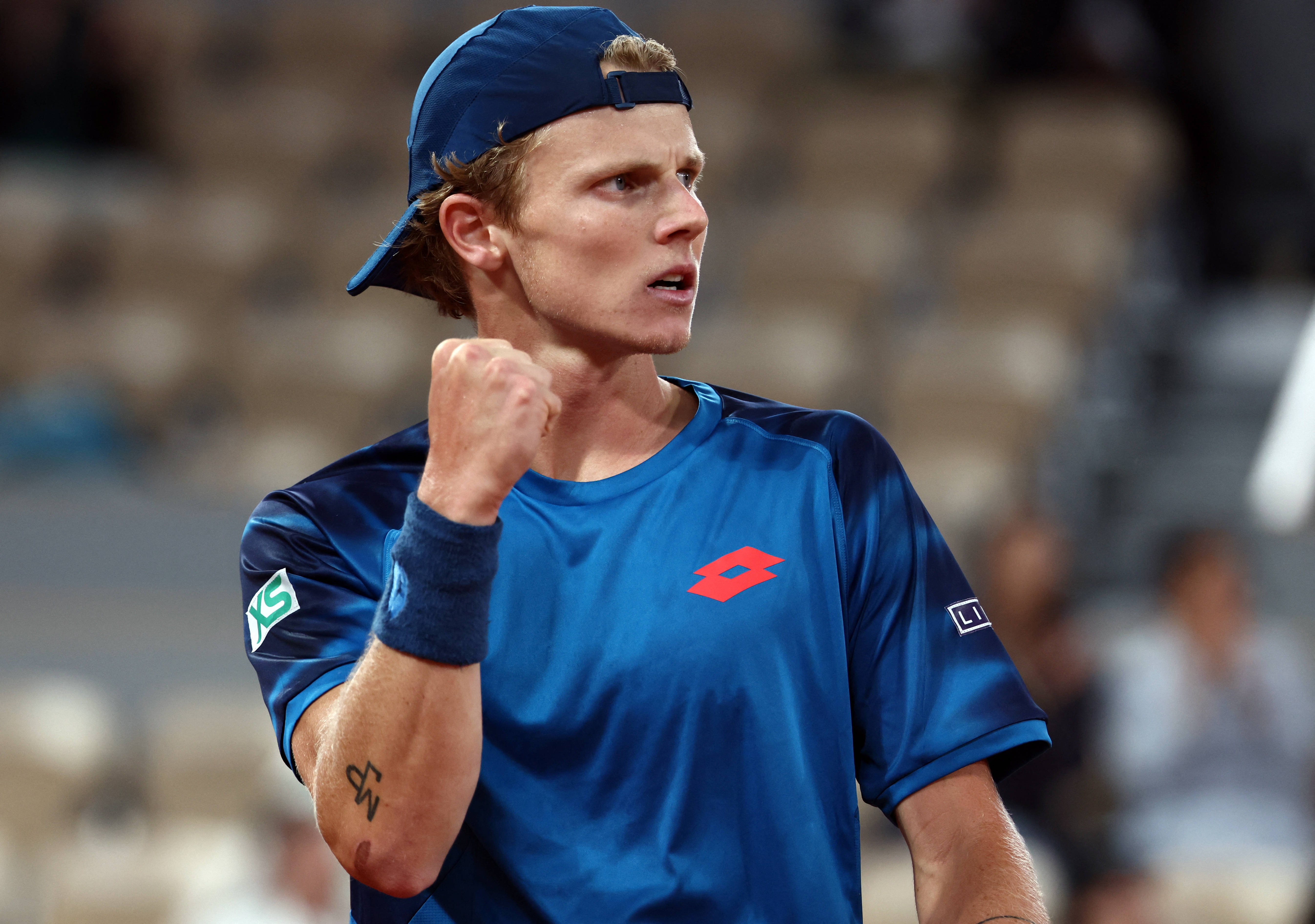 体育在线-世界网球队逆转美国网球队，阿尔卡拉斯爆发神勇的简单介绍